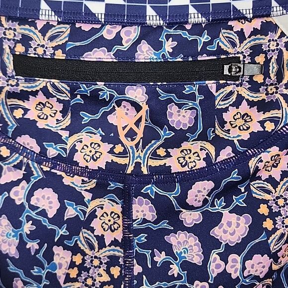 MinkPink Edorphins 3/4 leggings in Multi size M - Picture 5 of 12